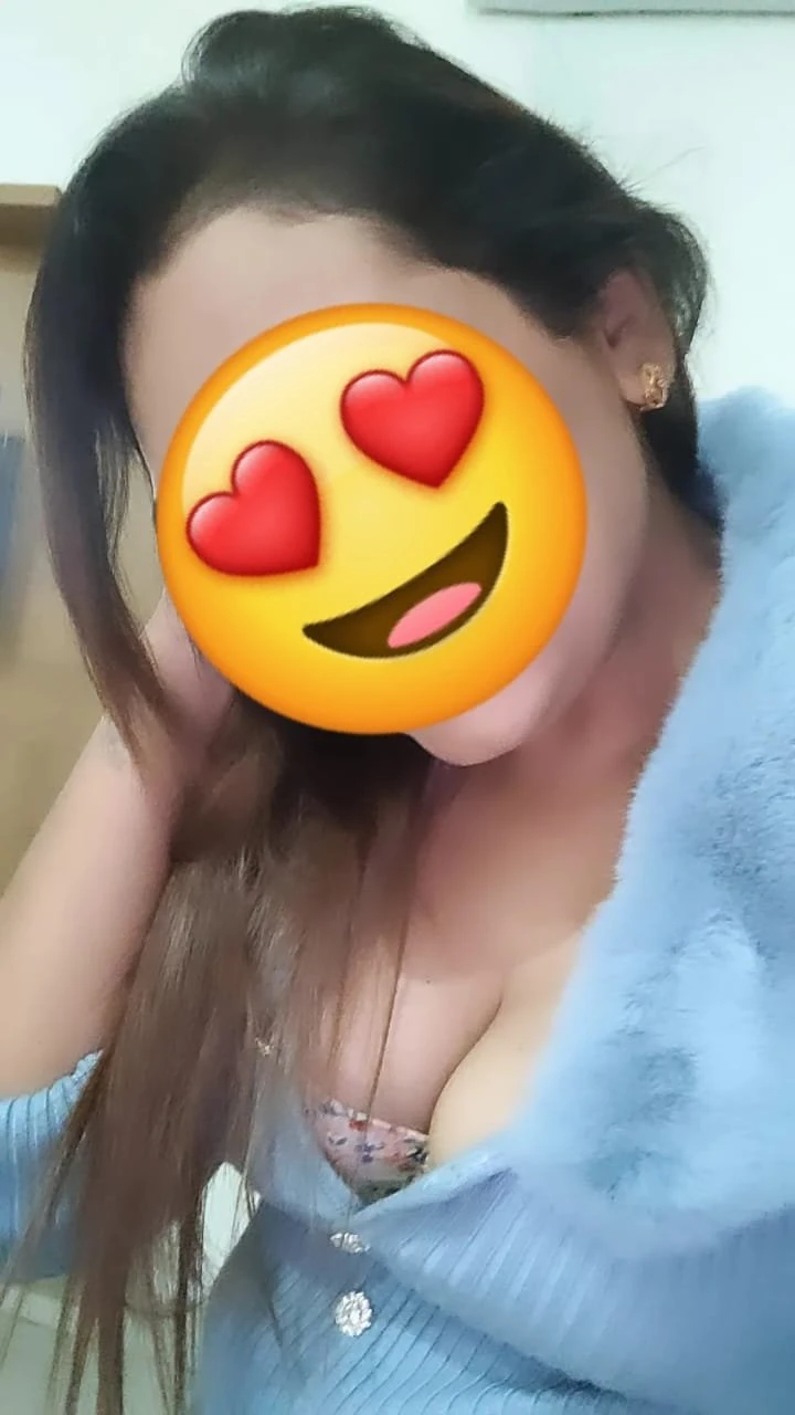 Simmy6k – Indian escort in Ahmedabad — 2 / 3