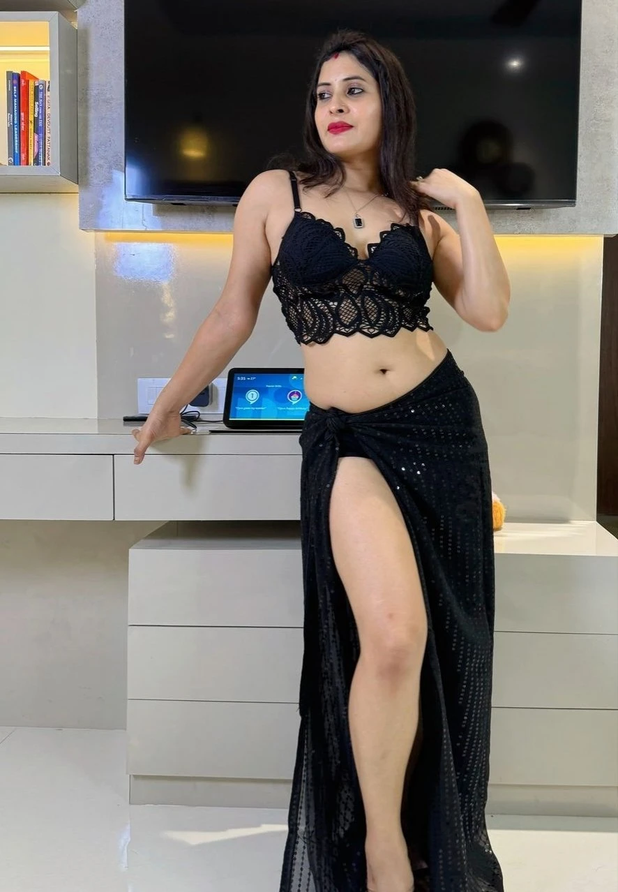 Independent Trenda Cam Show / Reel Meet – Indian escort in Chandigarh — 3 / 4