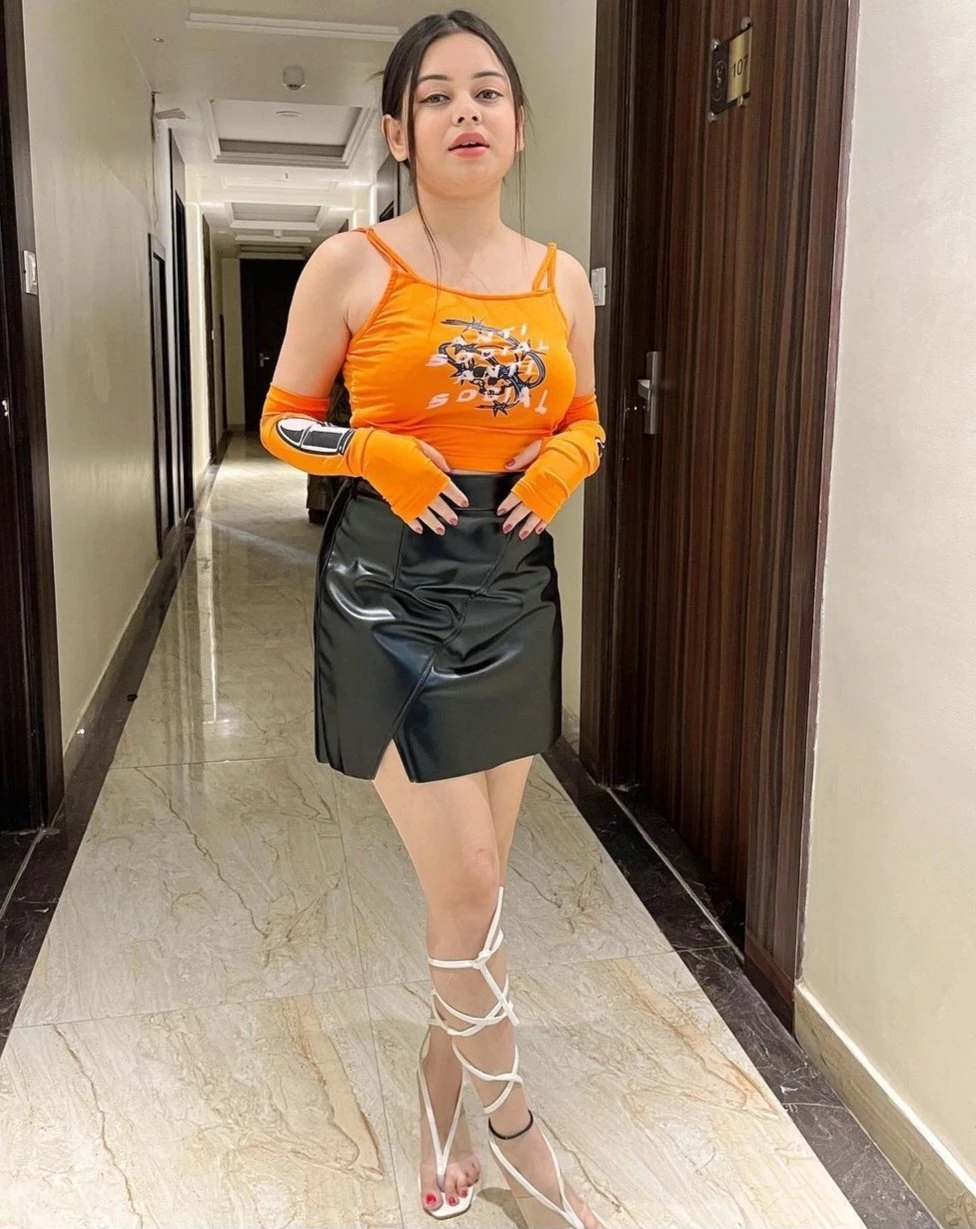Nimi Cam and Real Session – Indian escort in Chennai — 2 / 9