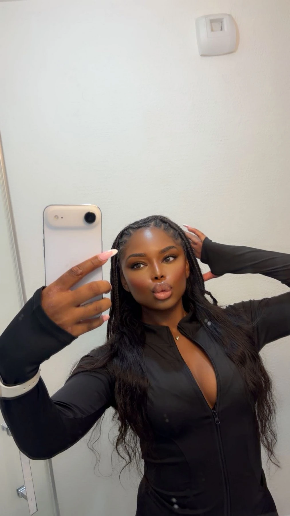Mya Paris – French escort in Santo Domingo — 19 / 20