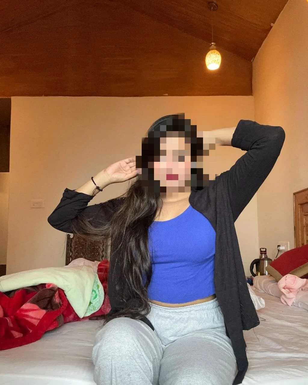 Radhika meet and Cam Show – Indian escort in Bangalore — 2 / 3