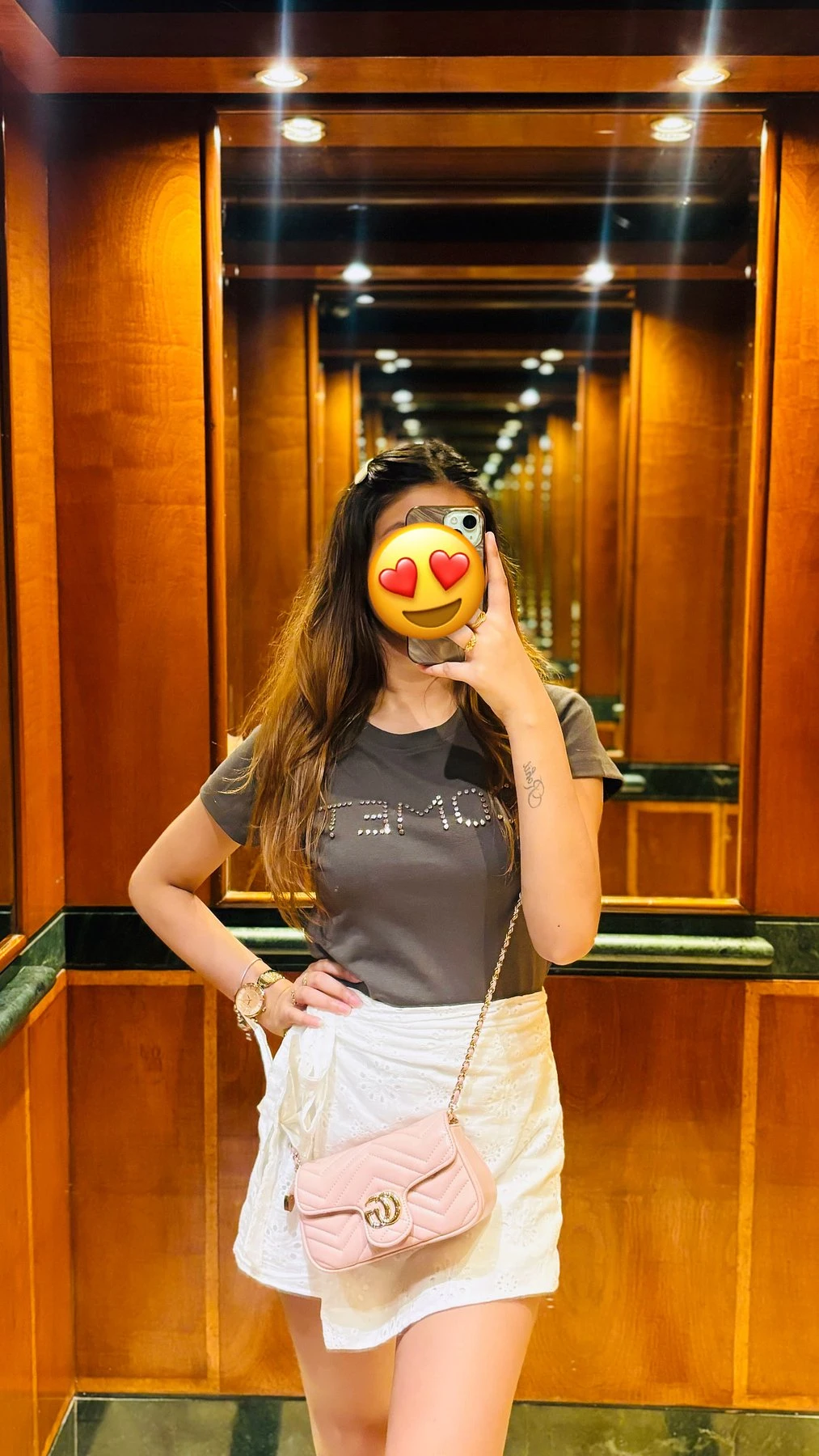 Akansha – Indian escort in Bangalore — 6 / 8