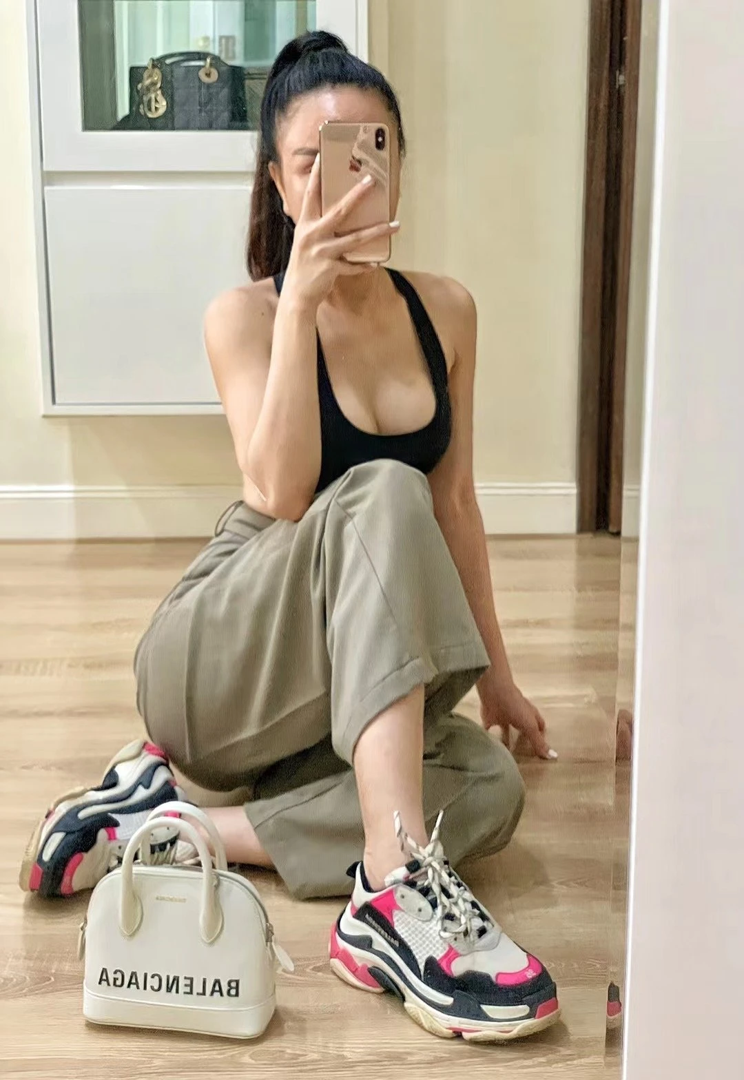 Jolie – Vietnamese escort in Hong Kong — 4 / 5