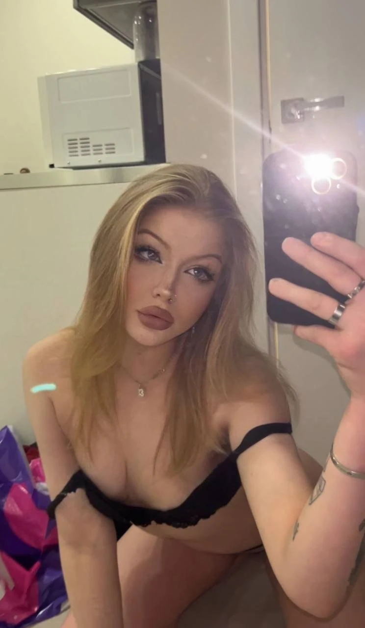 Dora – Russian escort in Hong Kong, Escort, Hong Kong