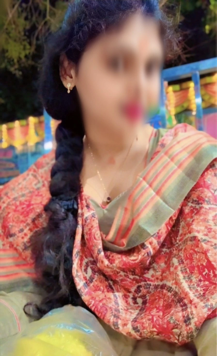 Nivi Independent Girl for Cam Session – Indian escort in Bangalore — 6 / 7