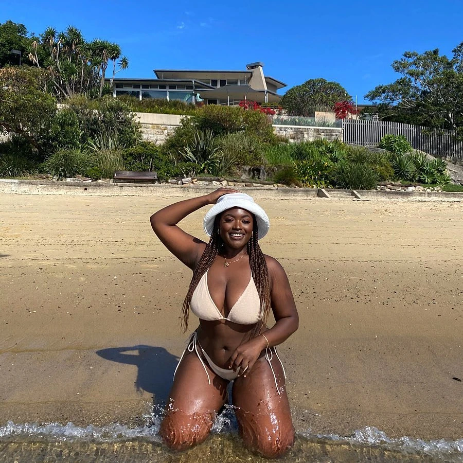 Ciara – South African escort in Gurgaon — 4 / 5
