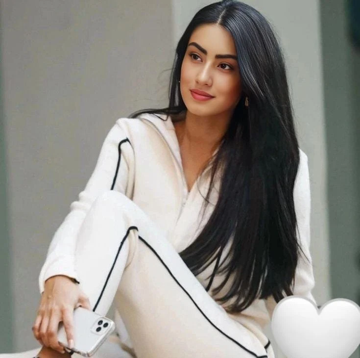 Latika Mittal Escort – Indian escort in Amritsar — 2 / 3