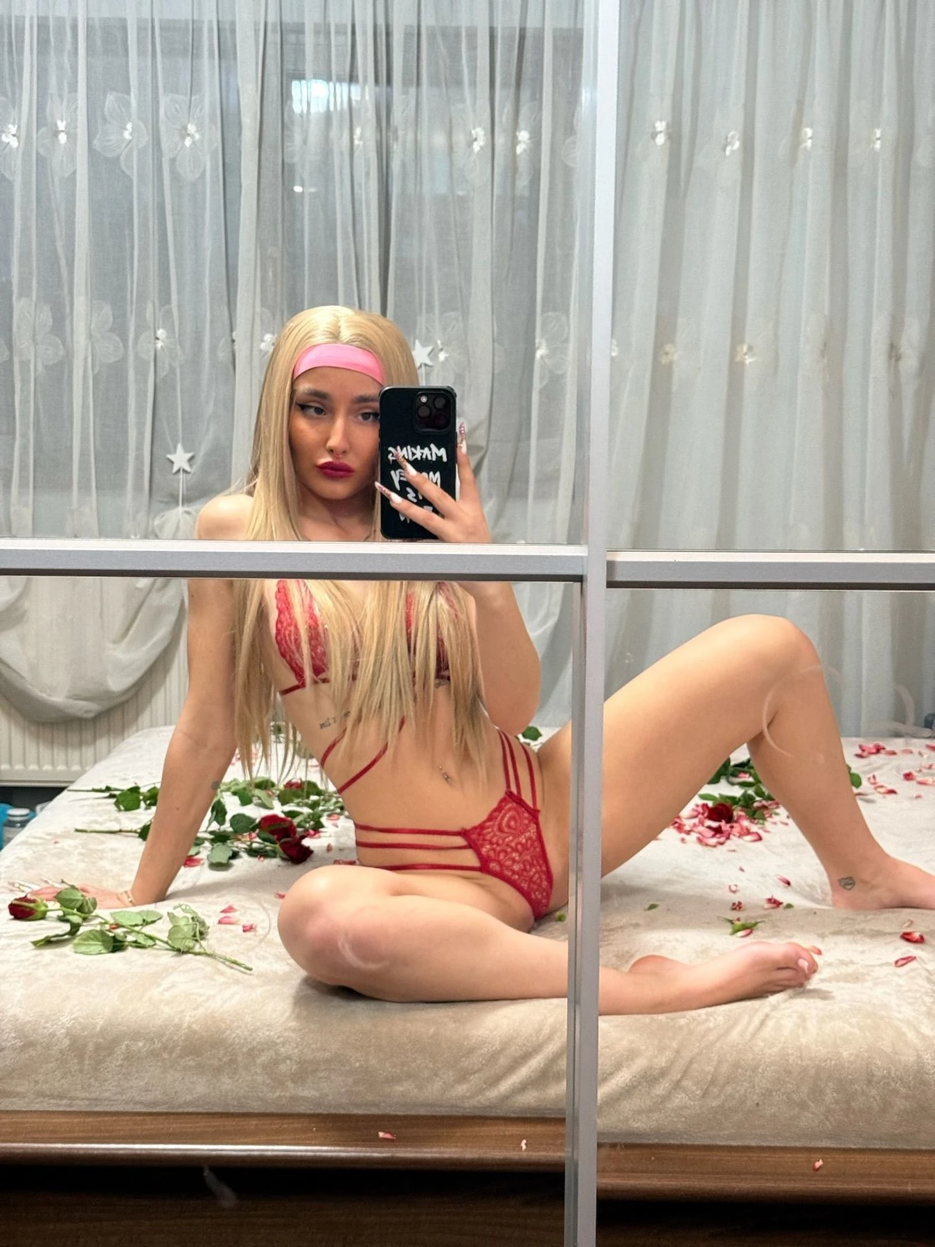 Scarlet – Romanian escort in Bangalore — 2 / 10