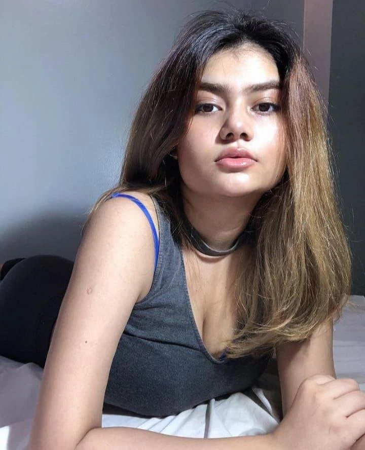 Anushka – Indian escort in Ahmedabad — 1 / 2