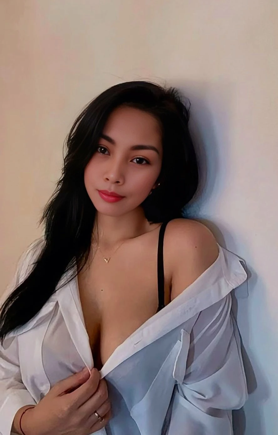 Hot Stunning Aiko – Filipino escort in Phnom Penh — 6 / 7