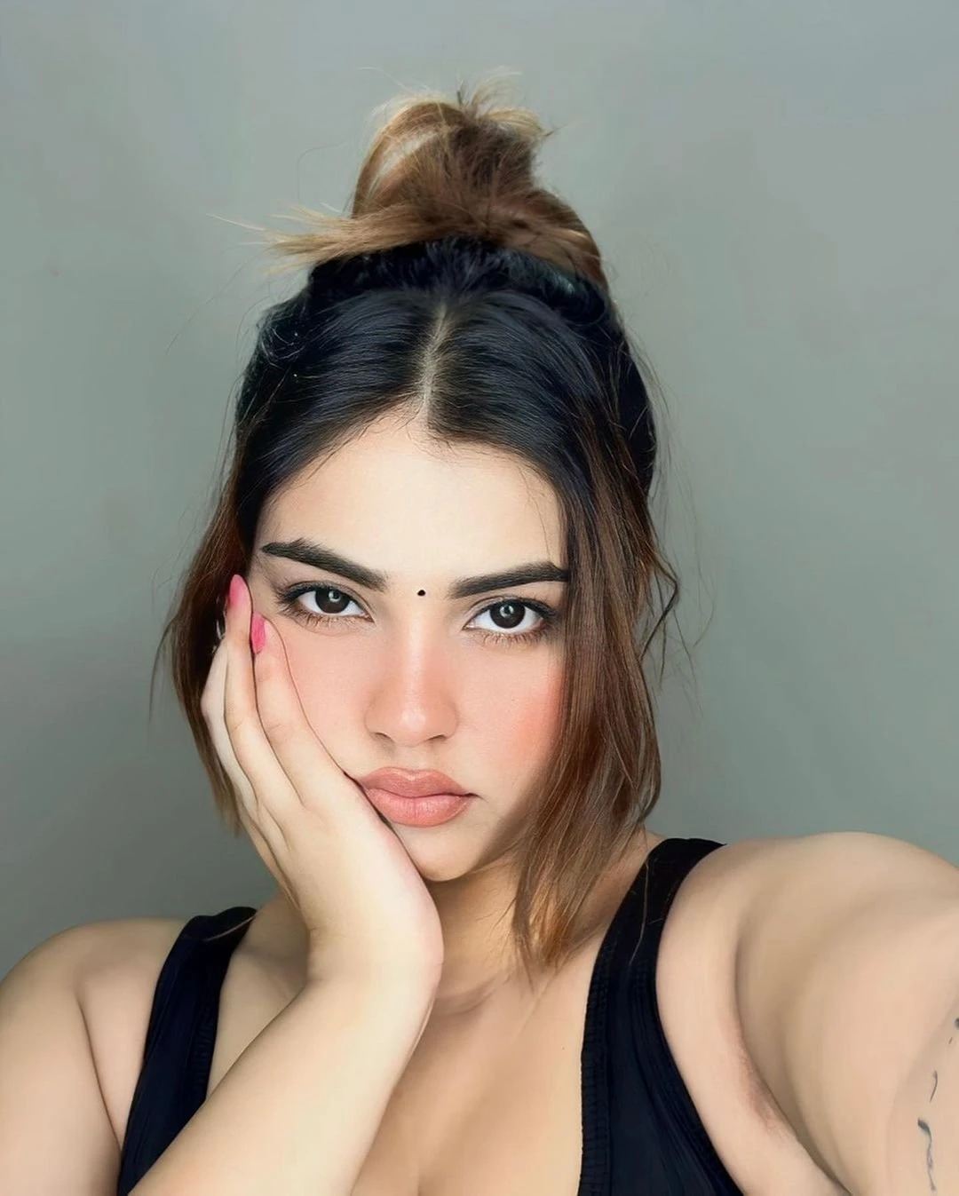 Himani – escort in Ahmedabad — 2 / 3