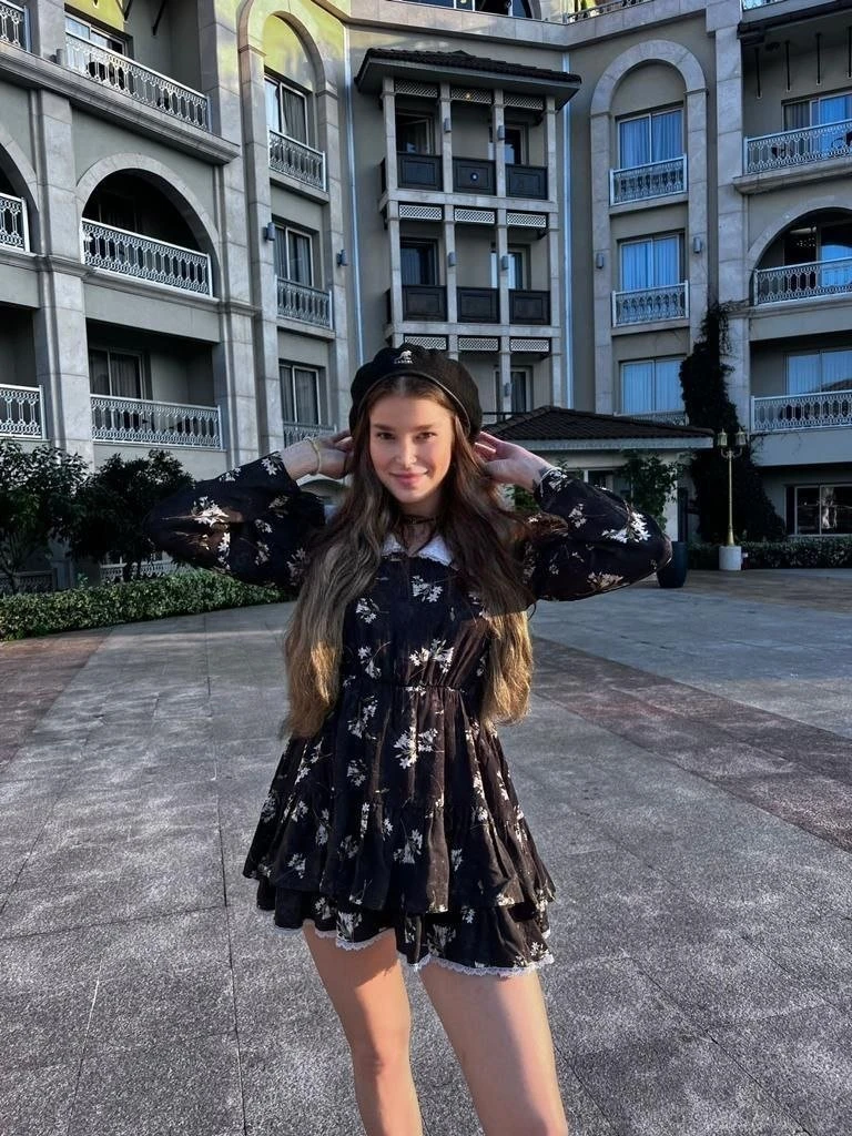 Alexandra – Russian escort in Hong Kong — 6 / 7