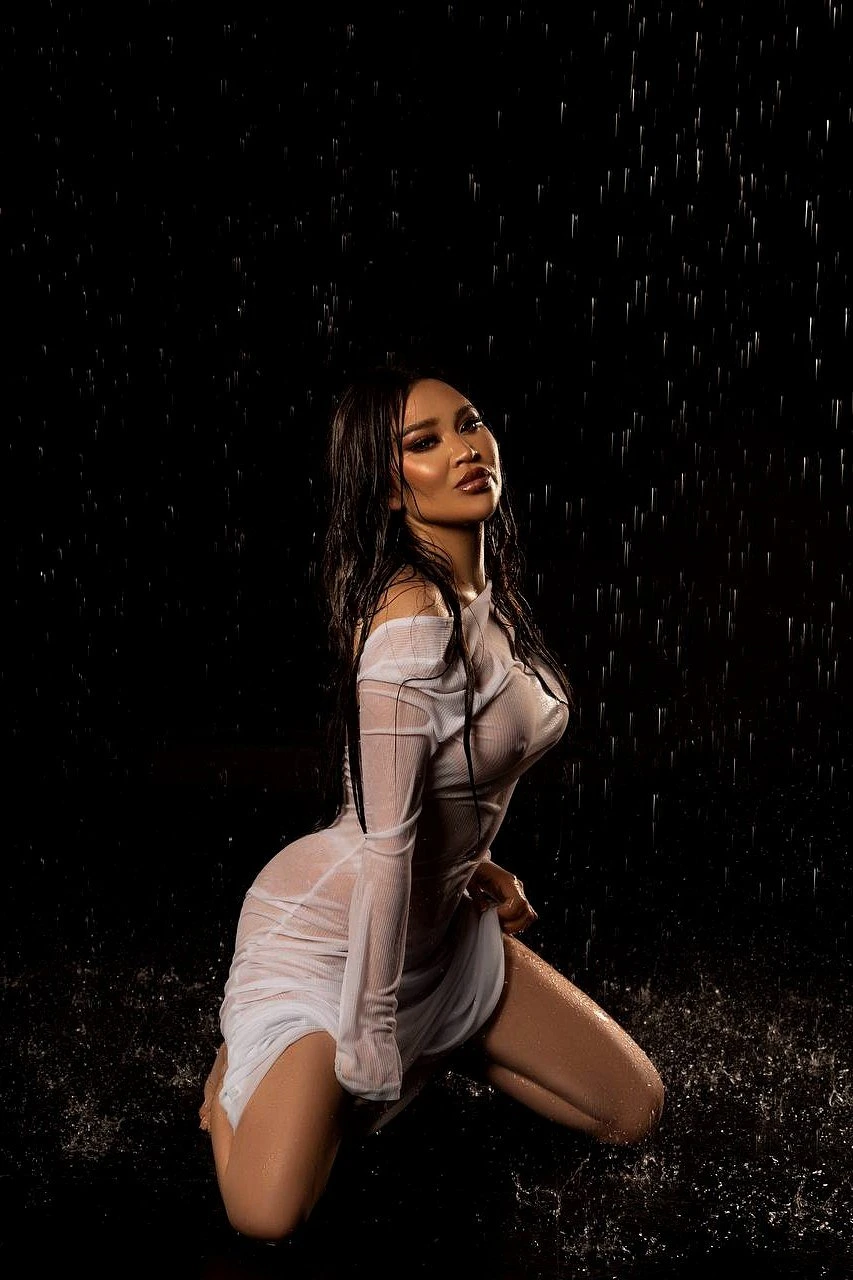 Aru – Kazakhstani escort in Hong Kong — 11 / 13