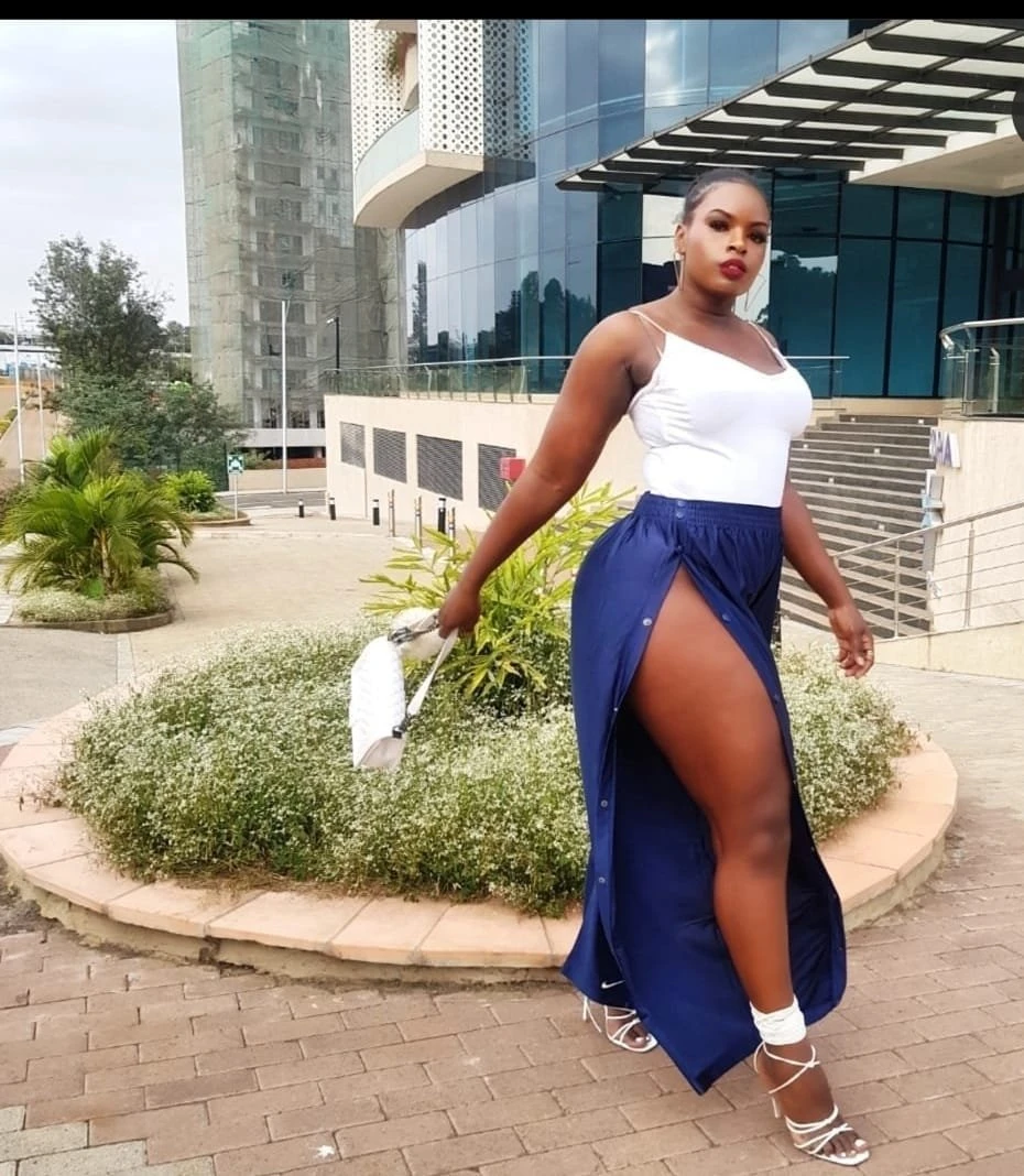Bella – Central African escort in Bangalore — 2 / 4
