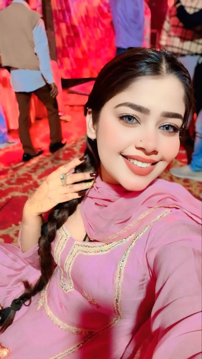 Aysha Angle – Indian escort in Ahmedabad — 4 / 13