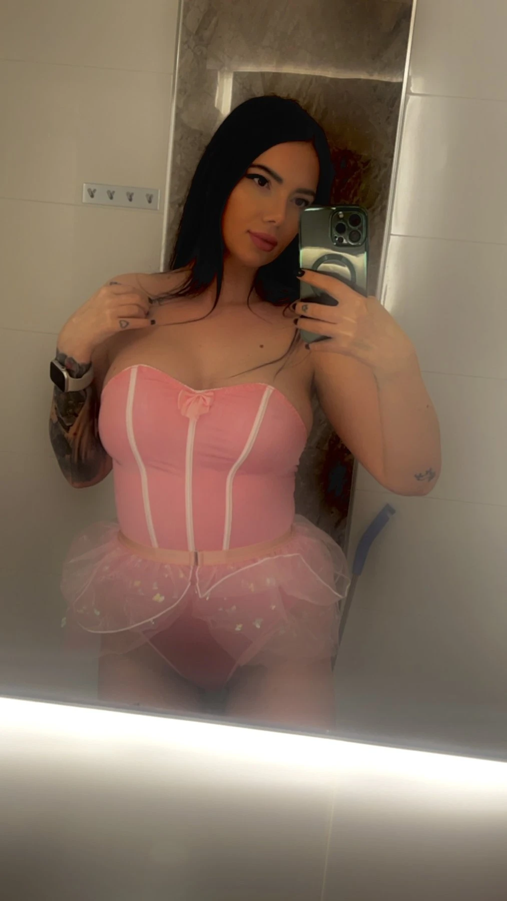 Arrisa – Romanian escort in Hong Kong — 6 / 7