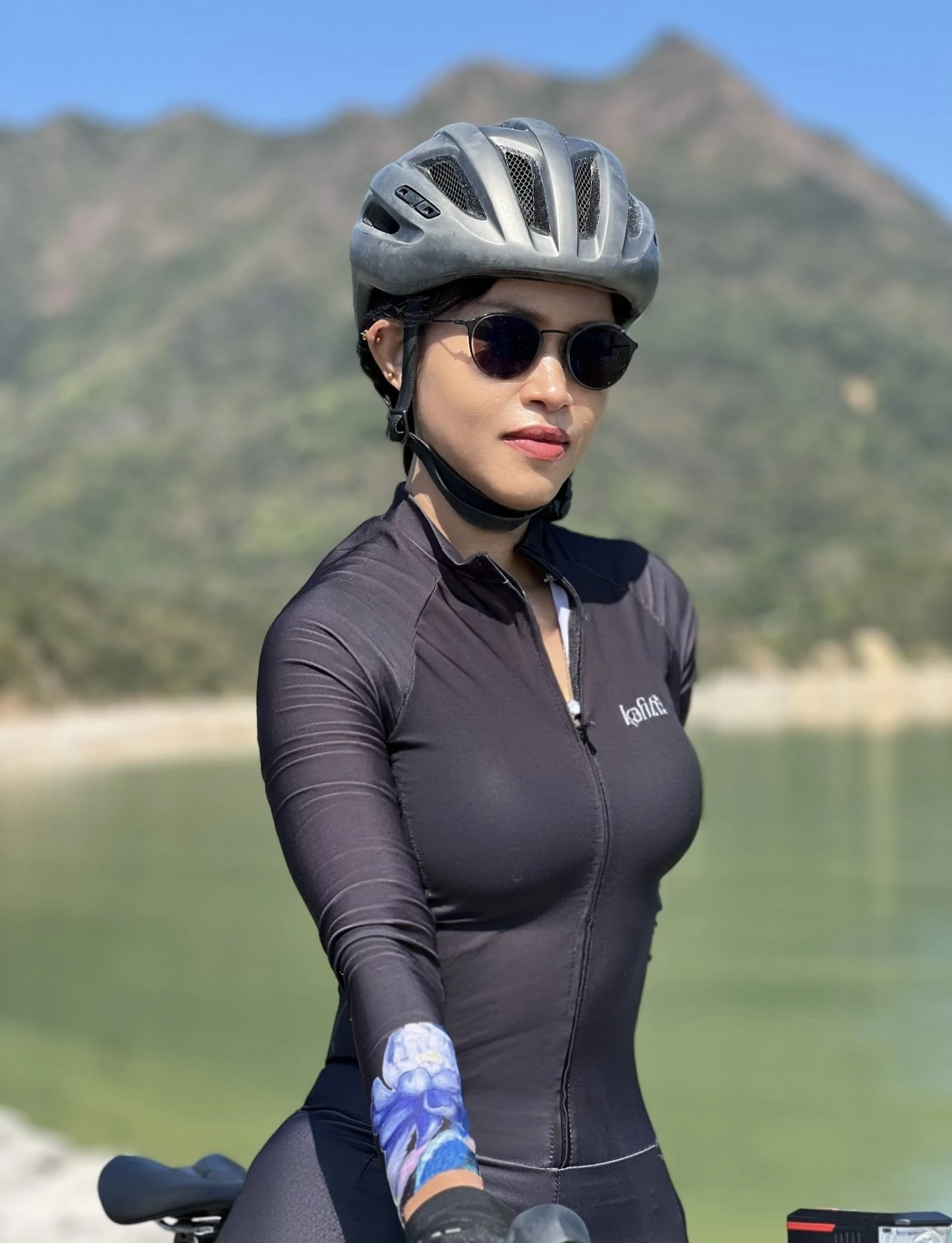 Petite & mature companion – Thai escort in Hong Kong — 4 / 15