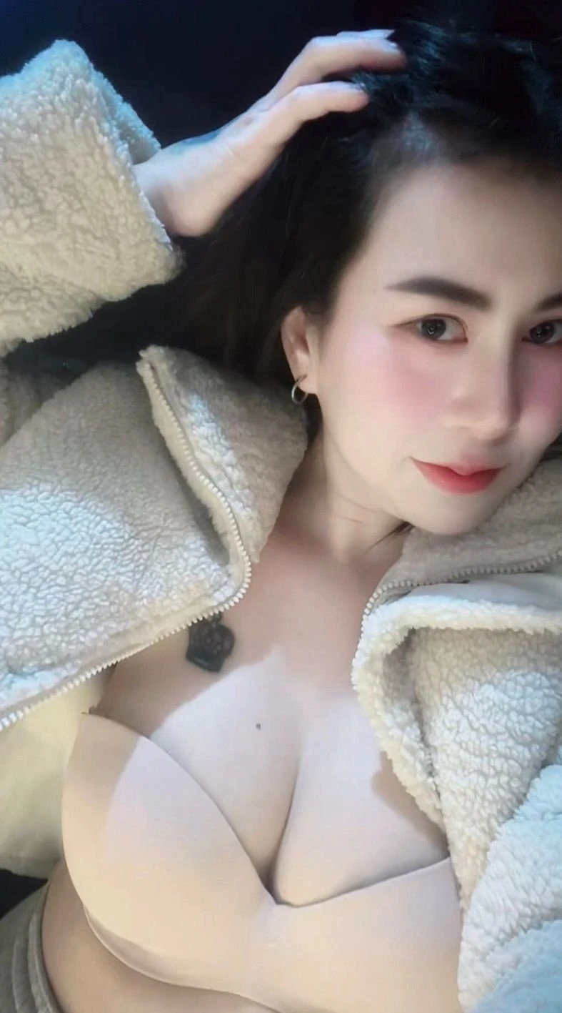 Emmy – Thai escort in Gurgaon — 4 / 13