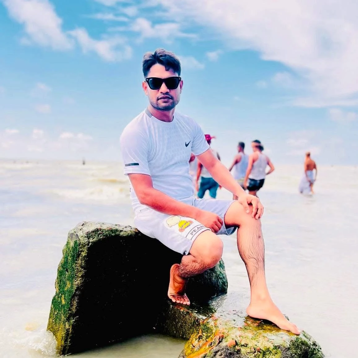 Srabon – Bangladeshi escort in Dhaka — 2 / 3