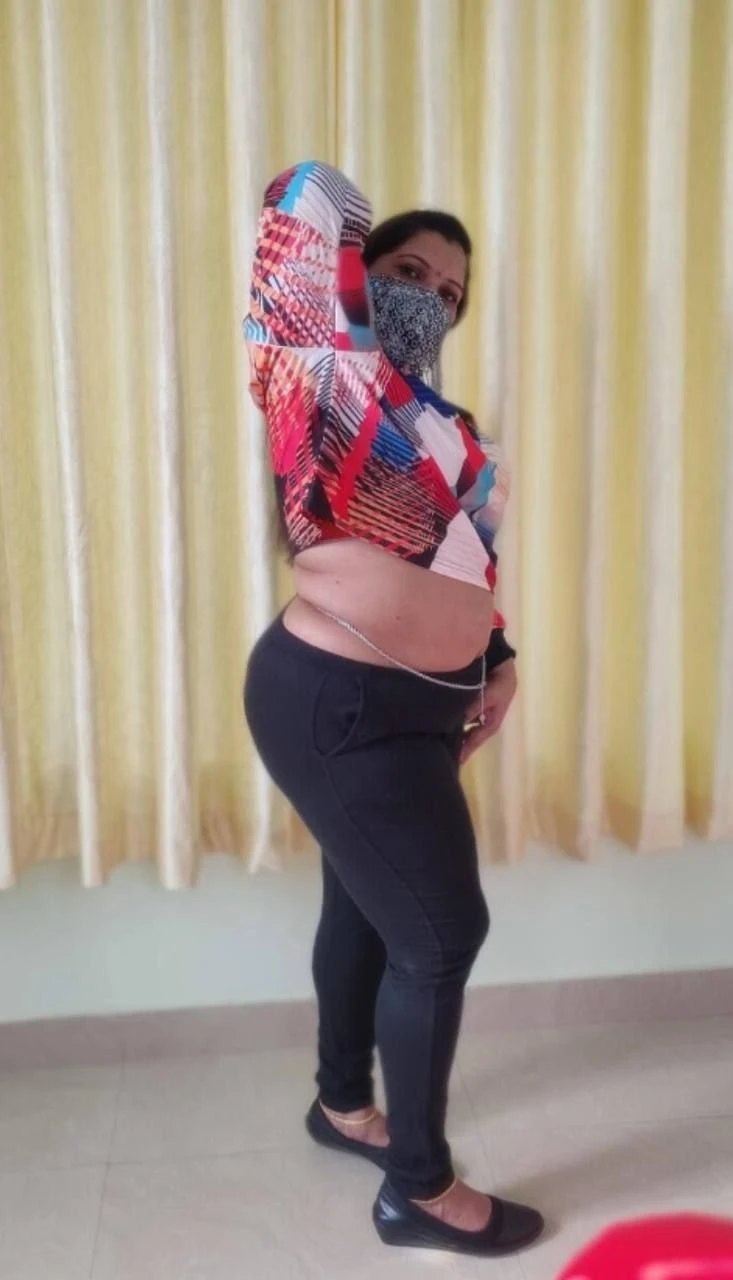 Reshma Sharma – Indian escort in Bangalore — 5 / 7