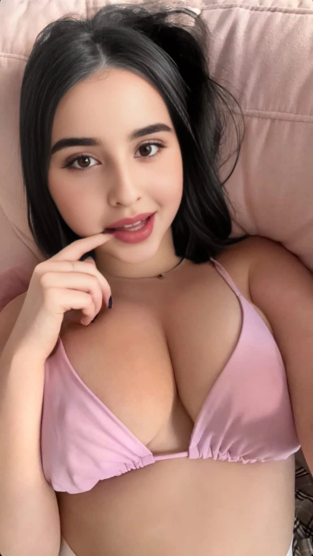 Skylar – Indian escort in Bangalore — 4 / 5