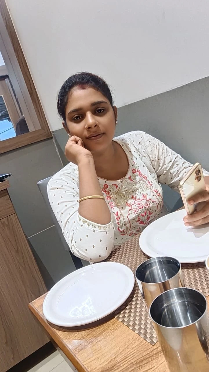 ANKITA CAM AND REAL MEET QUEEN – Indian escort in Bangalore — 3 / 4