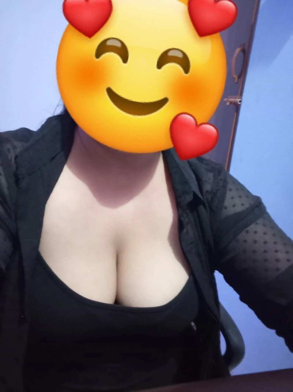 Deepa – Indian escort in Bangalore — 2 / 3