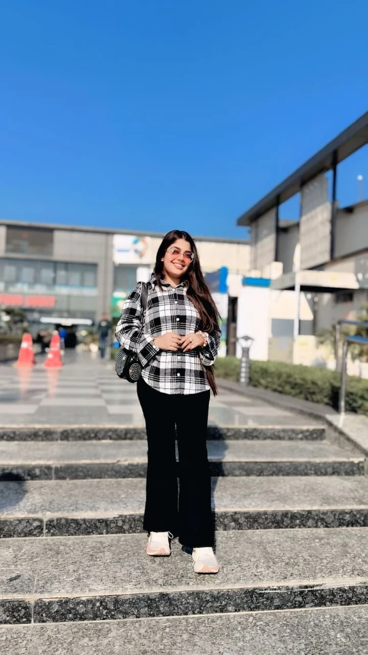 Aysha Angle – Indian escort in Ahmedabad — 2 / 13