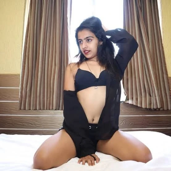 Deepika – Indian escort in Chandigarh — 2 / 3