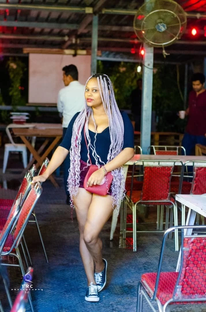 Mona – Kenyan escort in Gurgaon — 2 / 5