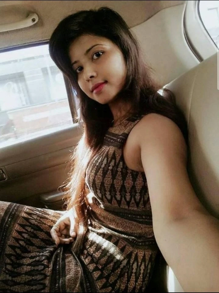 Anjali real meet & cam service – Indian escort in Bangalore — 2 / 5