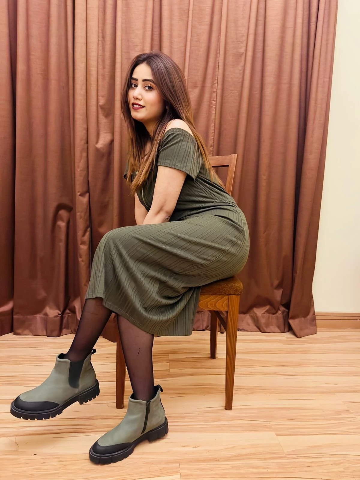 Bhopal Escort Doorstep Incall Service – Indian escort in Bhopal — 4 / 5