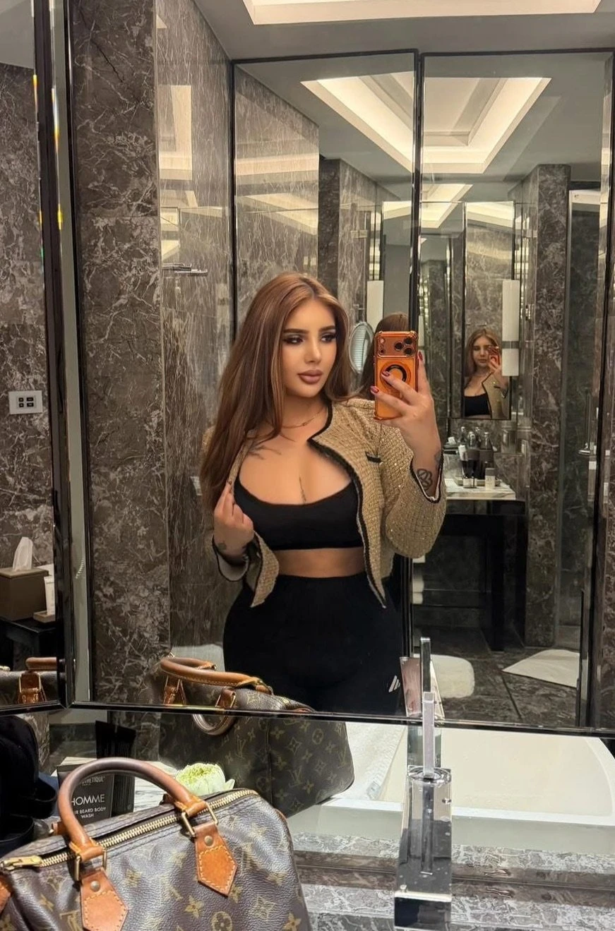 CAMSHOW ONLY( NOT IN INDIA) – escort in Bangalore — 26 / 28