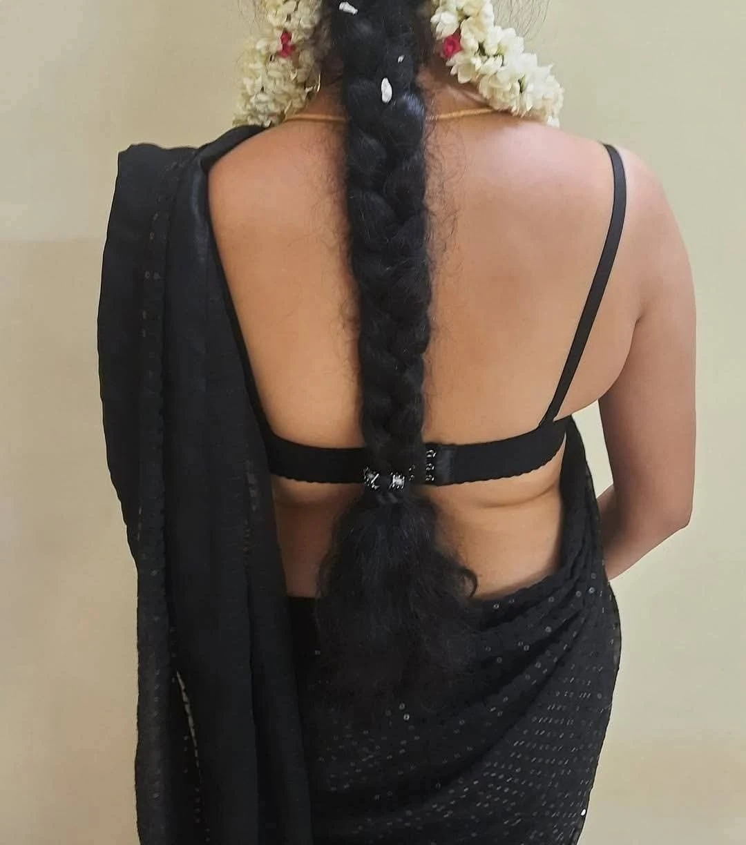 TAMIL GIRLS AND CELEBRITY & MODELS – Indian escort in Chennai — 8 / 15