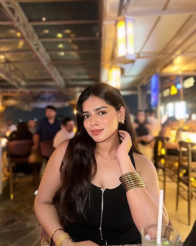Avantika – Indian escort in Ahmedabad — 4 / 7