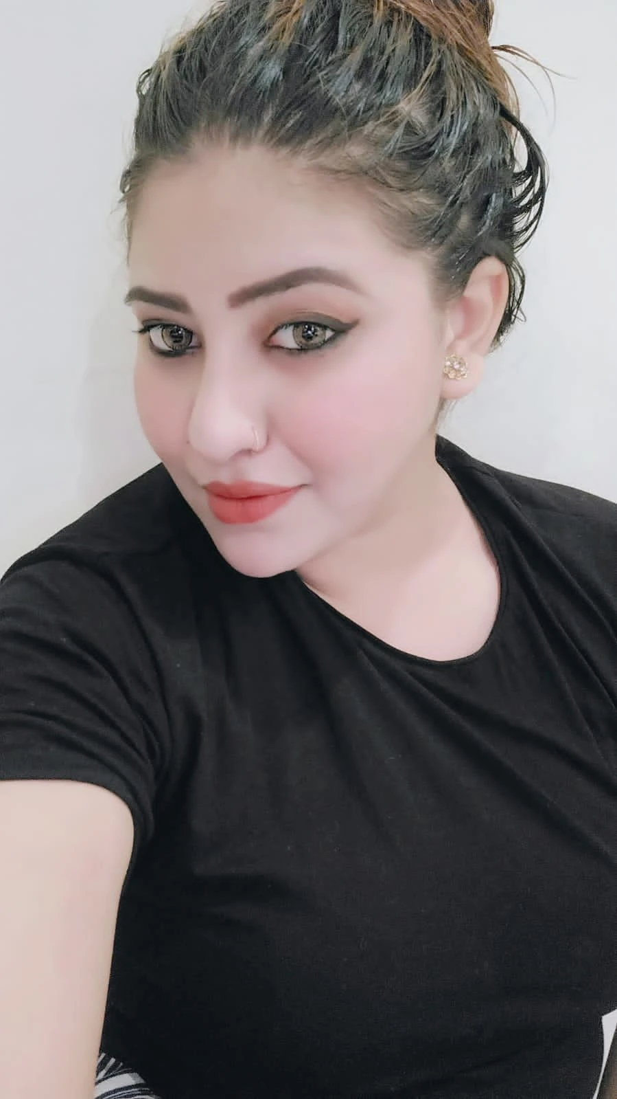 Bangalore 1 Vip – Indian escort in Bangalore — 3 / 4