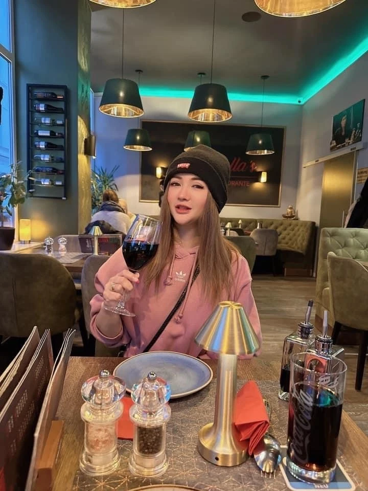 Miki – Thai escort in Hong Kong — 7 / 11