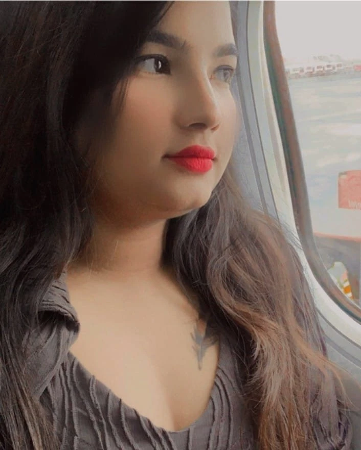 Sonali Singh Real Meet and Cam Show – Indian escort in Ahmedabad — 1 / 2