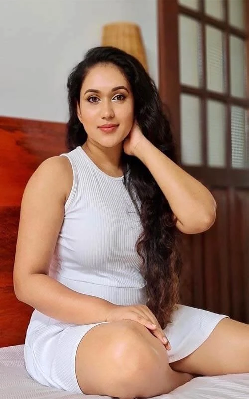 Priya – Indian escort in Bangalore — 1 / 2