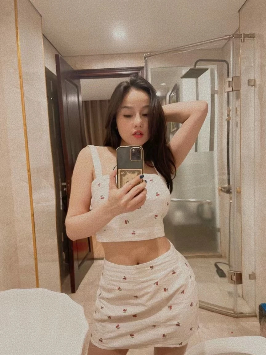 Rosabella – Vietnamese escort in Hong Kong — 5 / 9