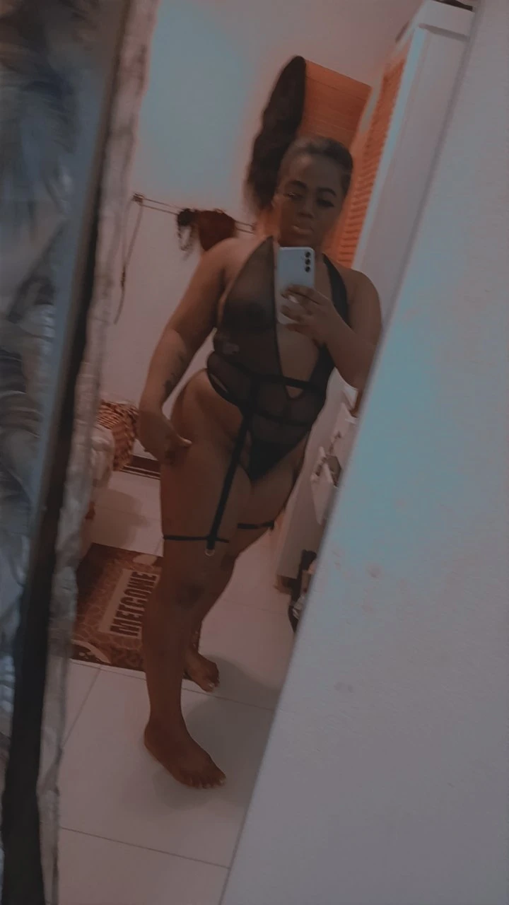 Vanessa – Surinamer escort in Barbados — 4 / 5