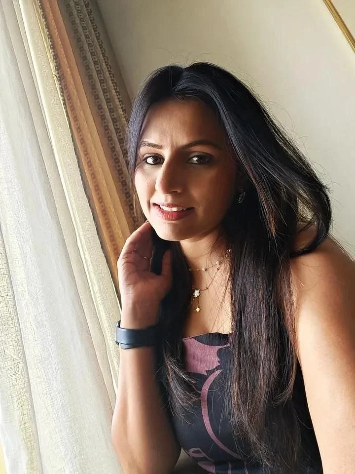 Divya – Indian escort in Gantok — 3 / 4