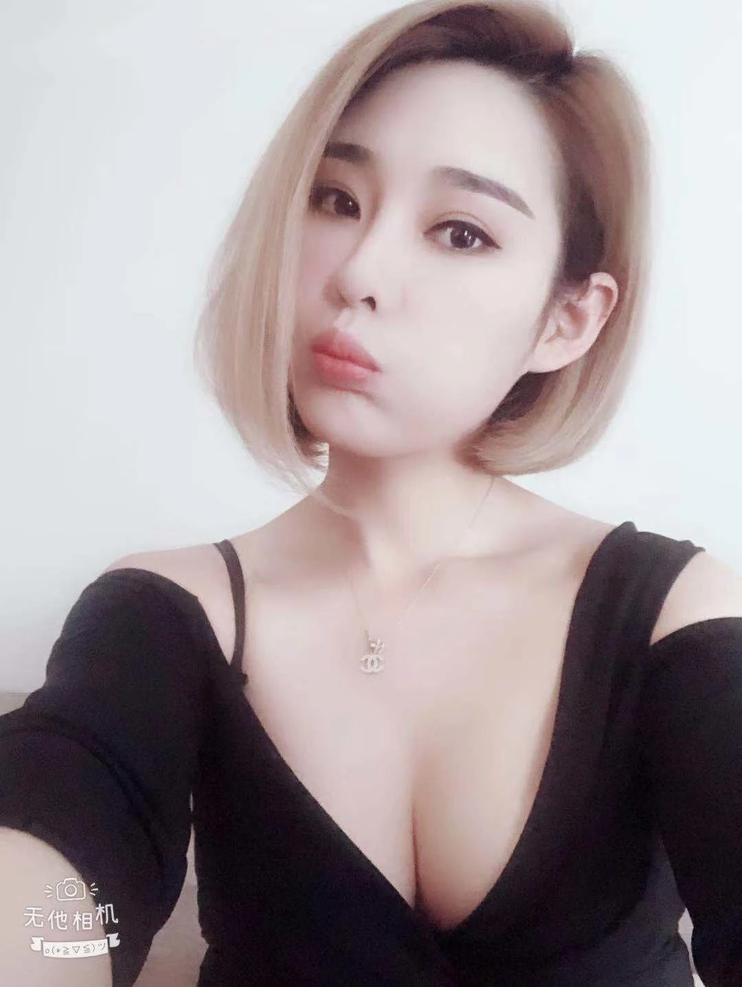 lucky T – Chinese escort in Tirana — 4 / 5