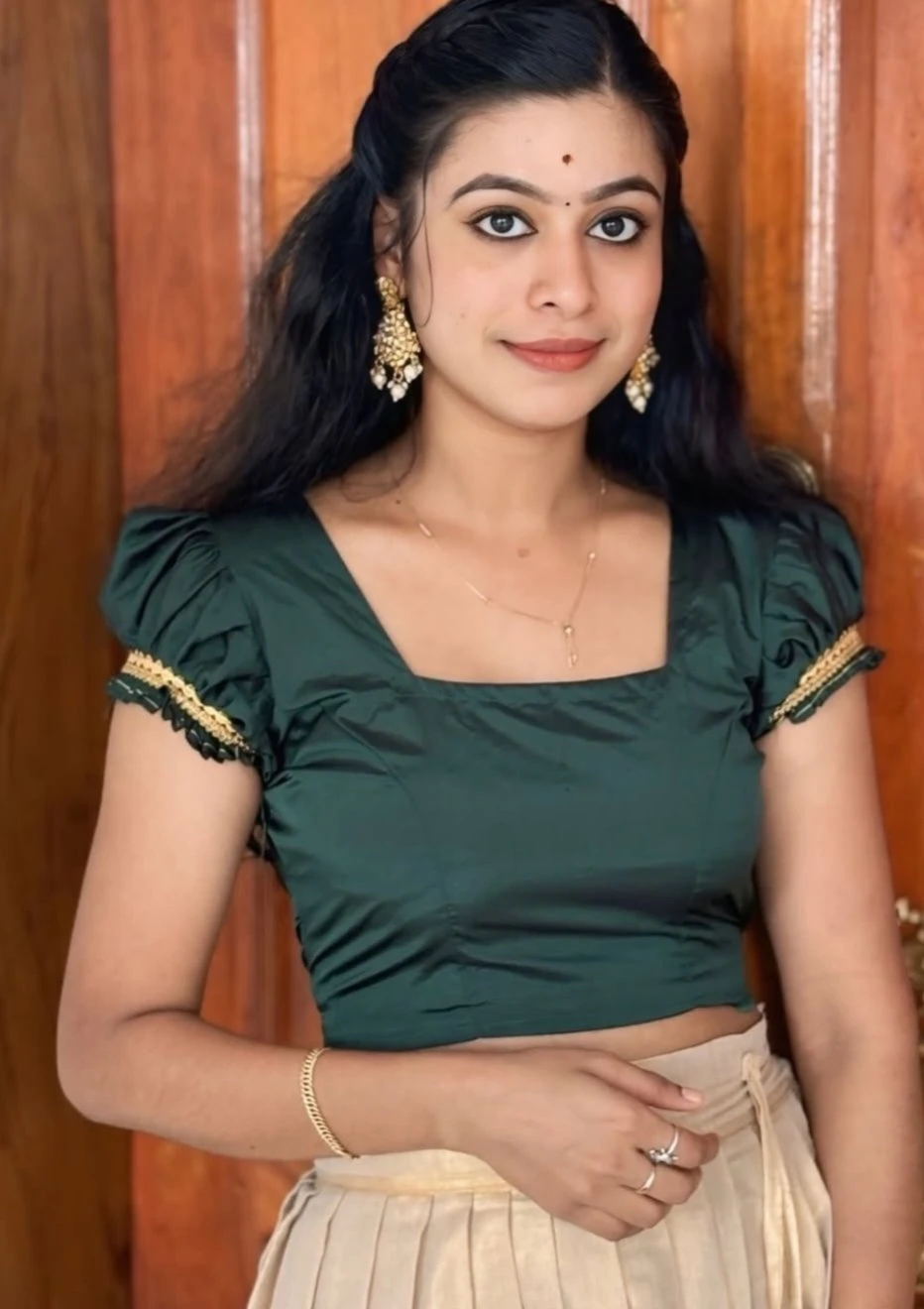 Vip Escort Service Manisha – Indian escort in Chennai — 1 / 4