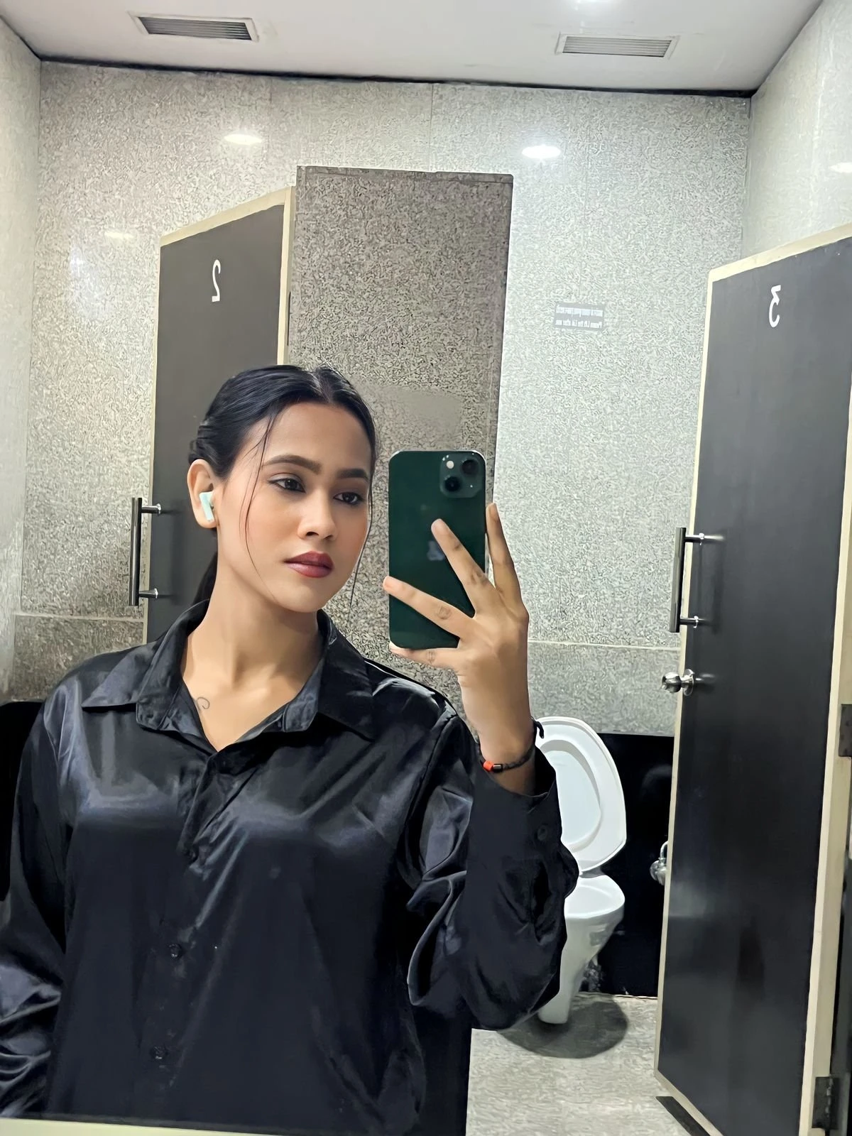Sandhya Goel – Indian escort in Bangalore — 4 / 6