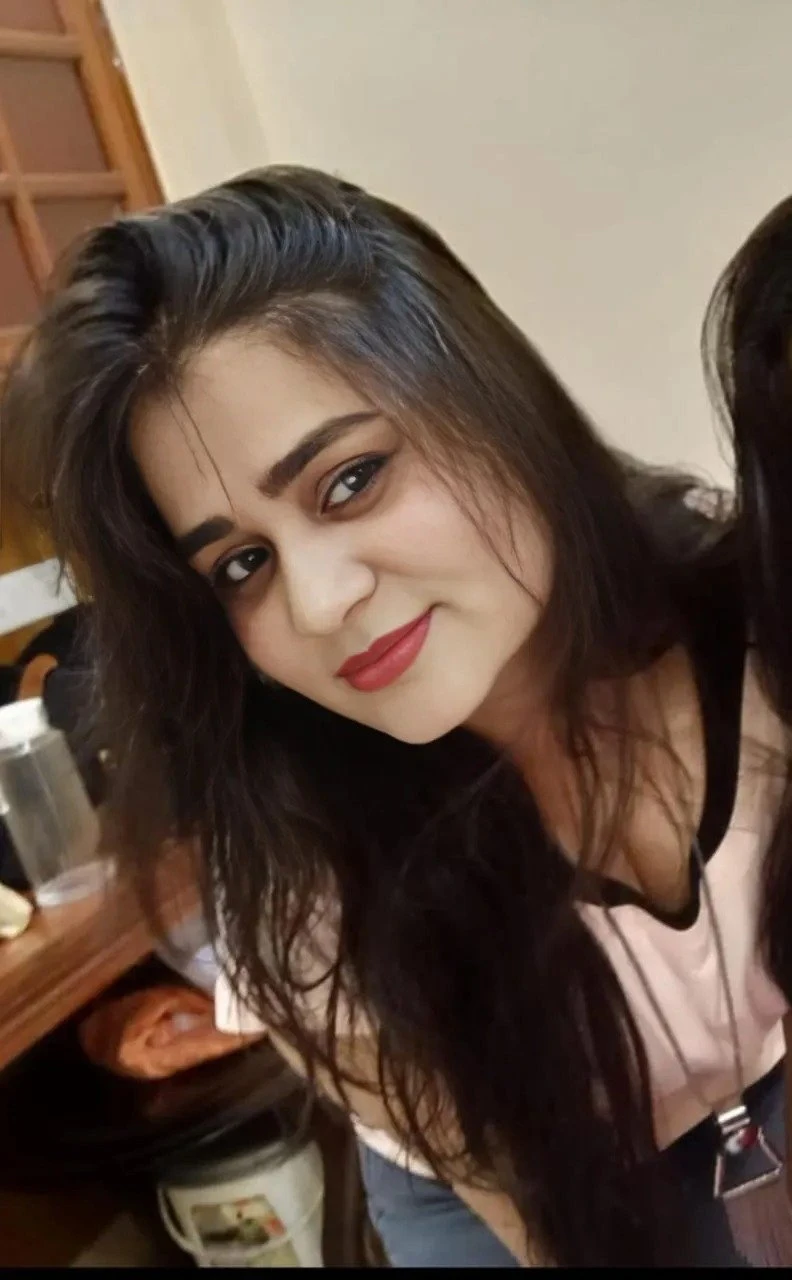 Niharika Real Meet & Cam Session – Indian escort in Bangalore — 2 / 3