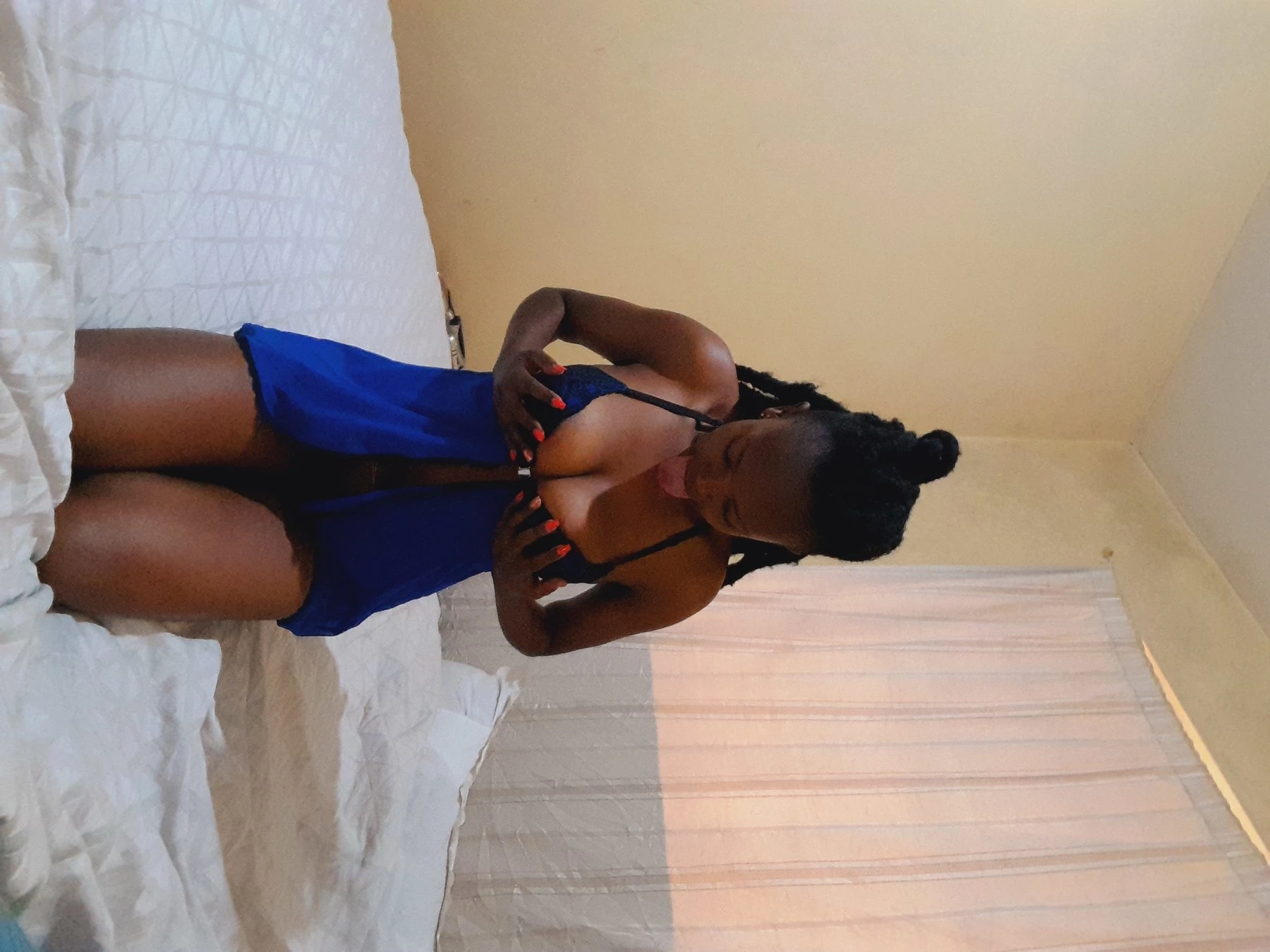 Reny – Ugandan escort in Bangalore — 2 / 3