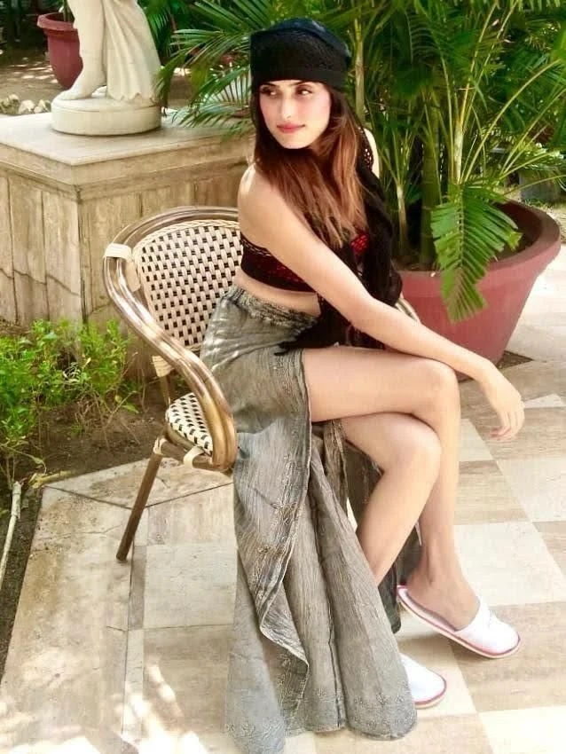 CHENNAI QUEEN – Indian escort in Bangalore — 4 / 5