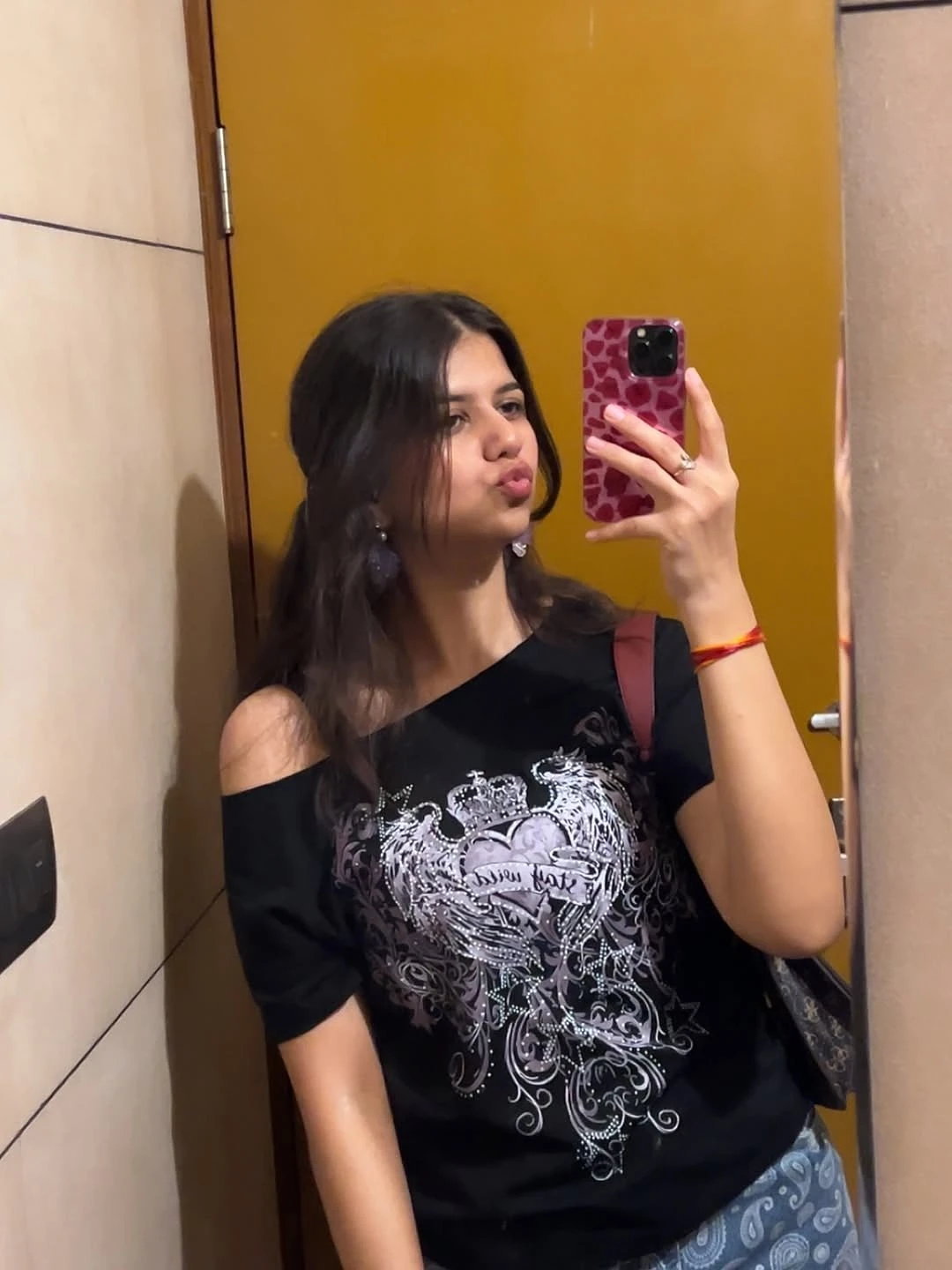 Aashika – Indian escort in Guwahati — 3 / 4