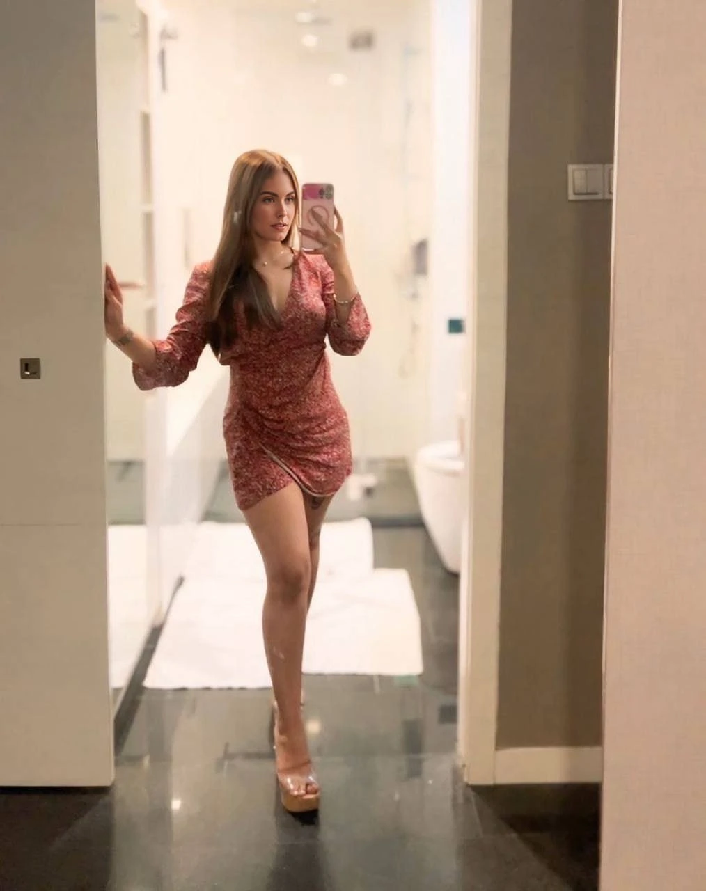 Mignonette – Colombian escort in Hong Kong — 2 / 6